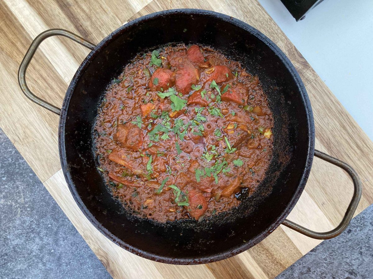 Garlic Chilli Chicken Tikka Balti (Restaurant Style)